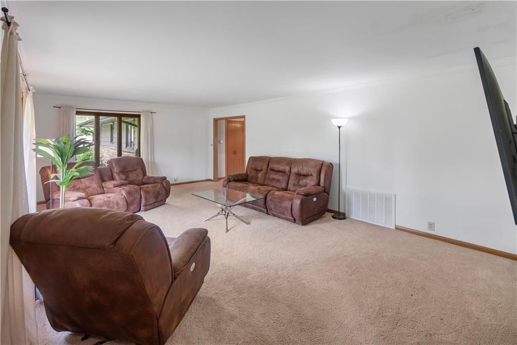 515 Barton Avenue — photo 10
