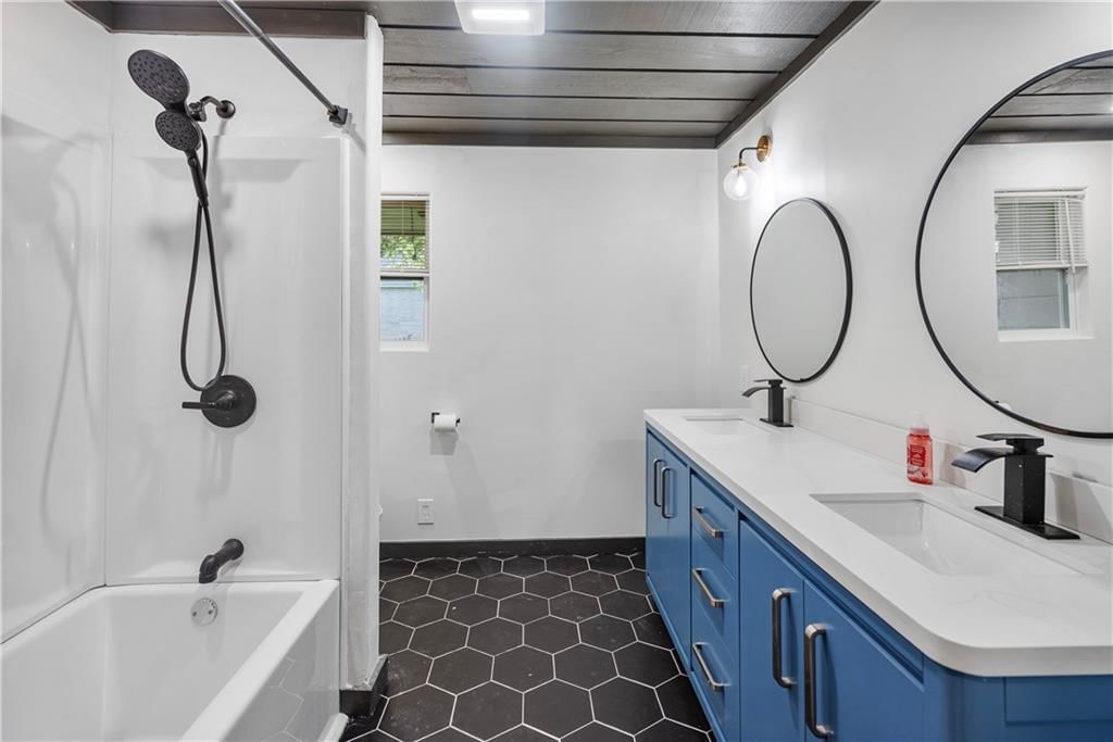 515 Barton Avenue — photo 32