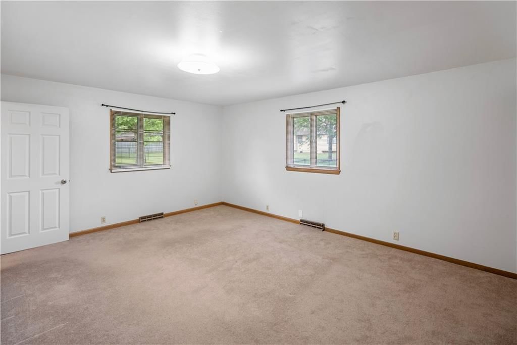 515 Barton Avenue — photo 50