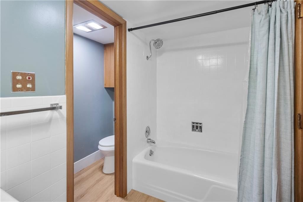 515 Barton Avenue — photo 52