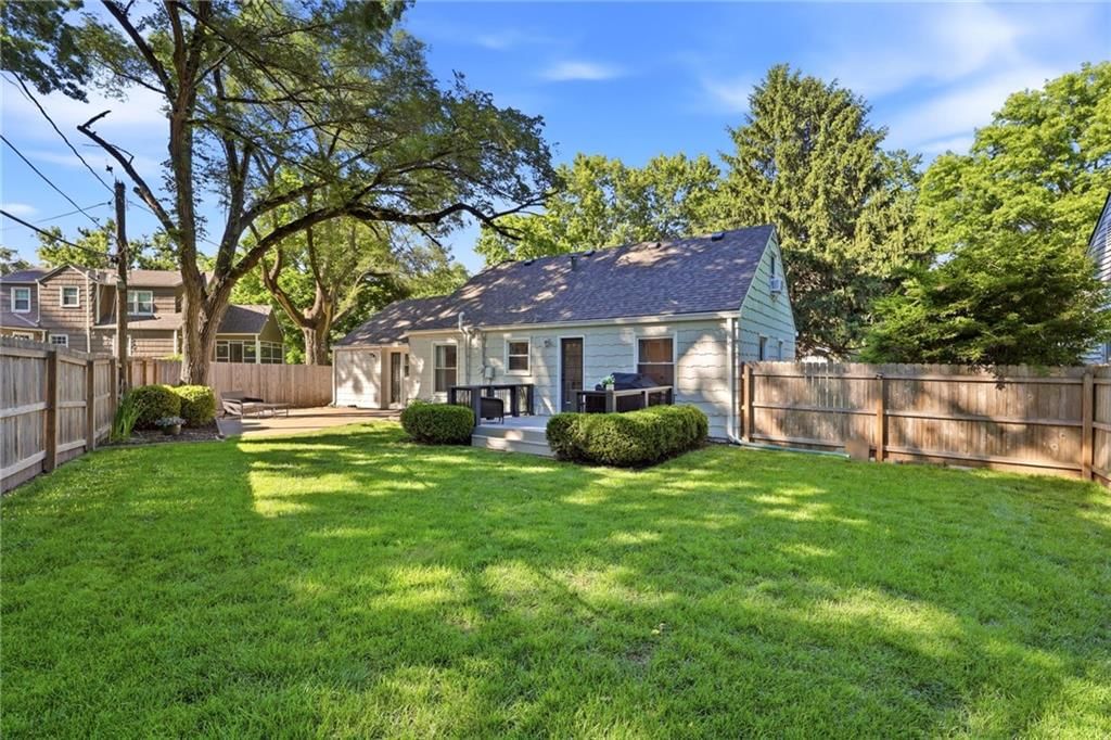 5608 Roeland Drive — photo 4