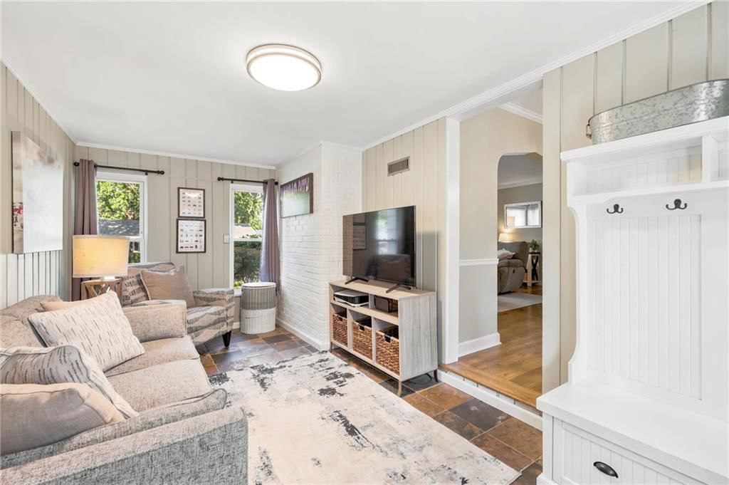 5608 Roeland Drive — photo 15