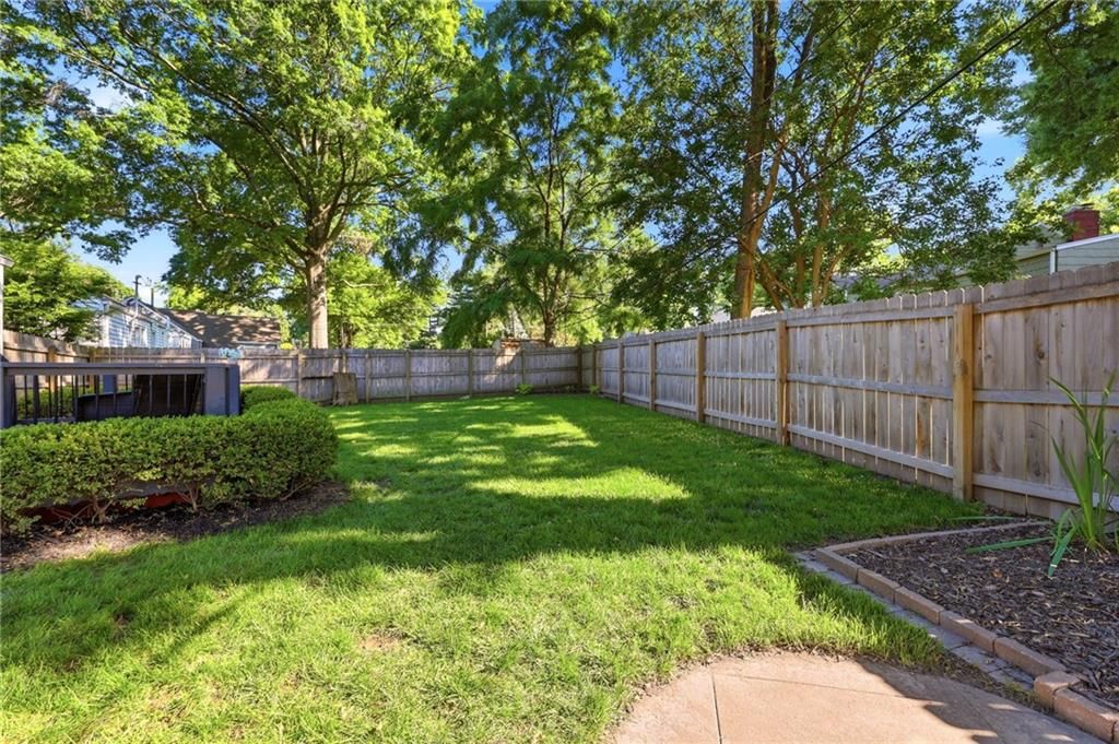 5608 Roeland Drive — photo 31