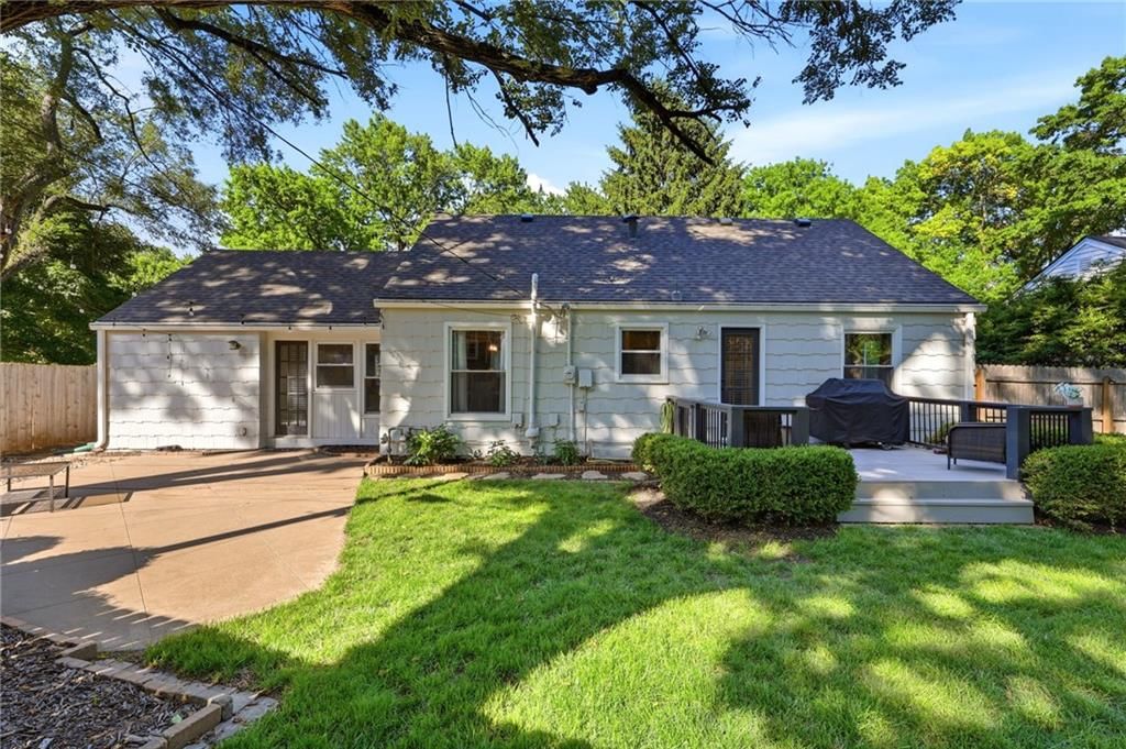 5608 Roeland Drive — photo 33