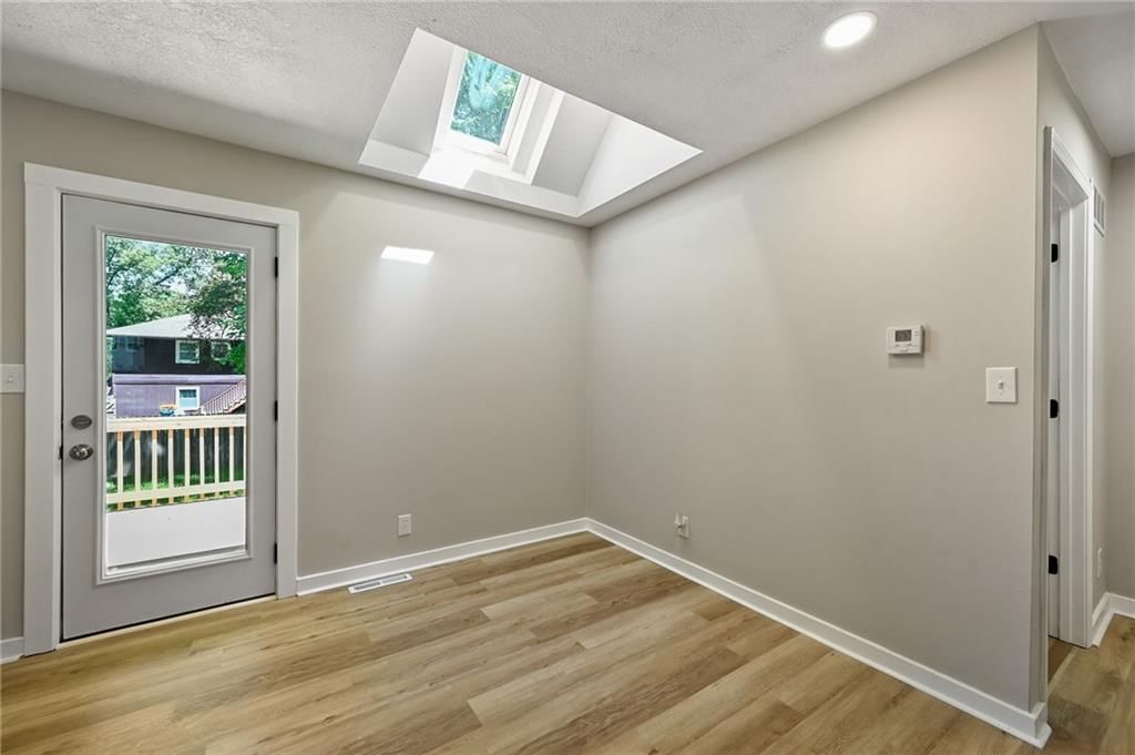 406 E 11th Street — photo 14