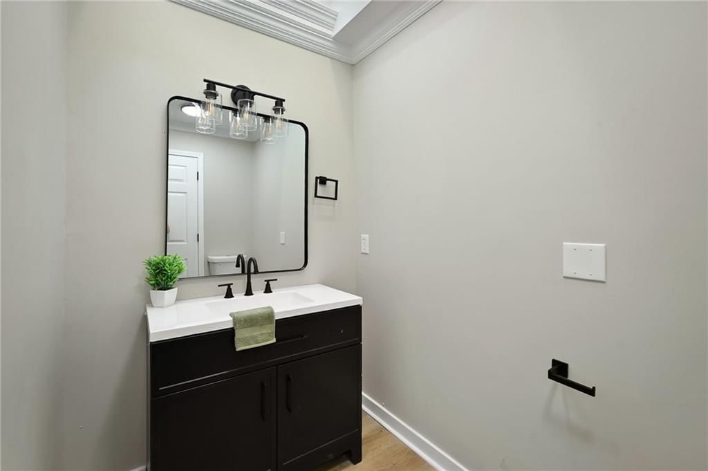 406 E 11th Street — photo 15