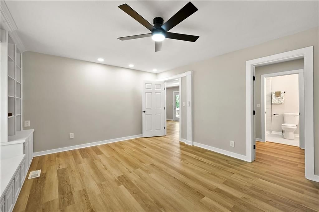 406 E 11th Street — photo 17