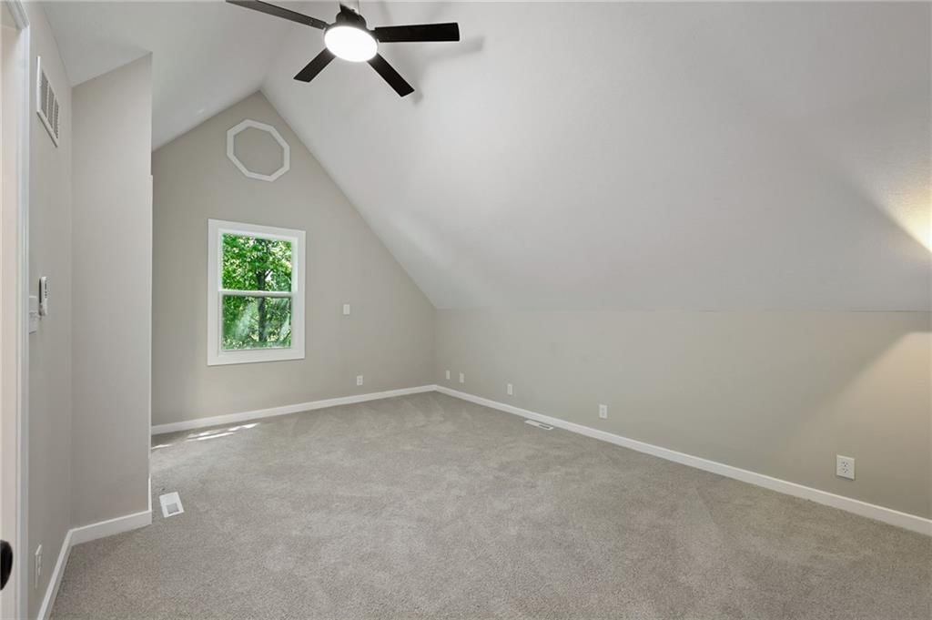 406 E 11th Street — photo 21
