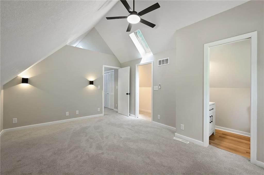 406 E 11th Street — photo 22