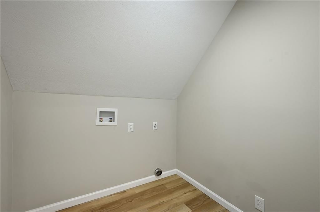 406 E 11th Street — photo 24