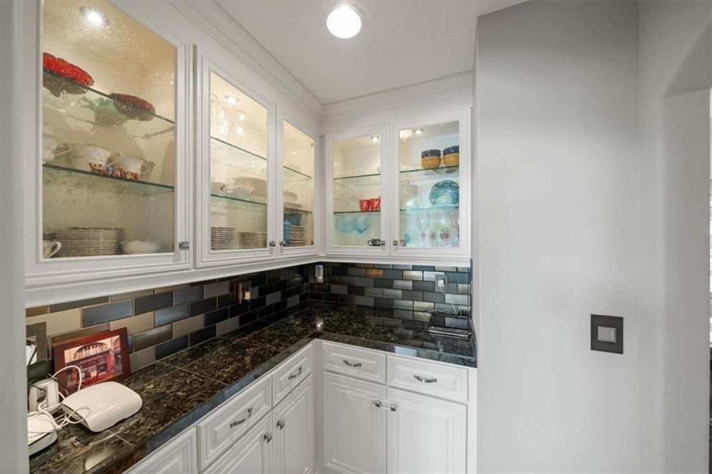 13905 Dearborn Street — photo 24