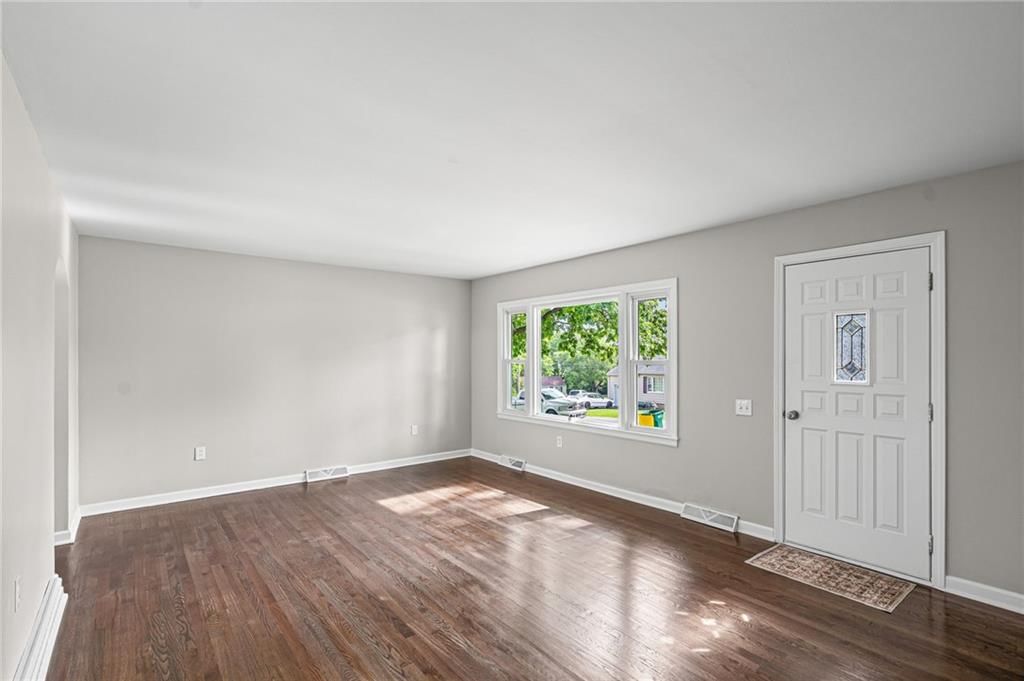 1054 S 45th Terrace — photo 3