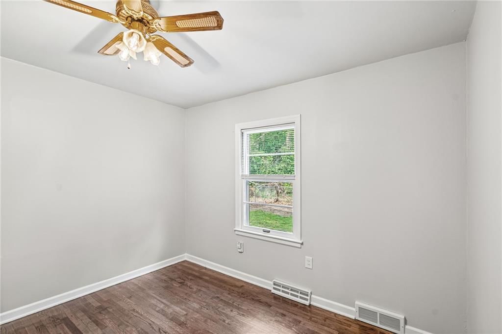 1054 S 45th Terrace — photo 8