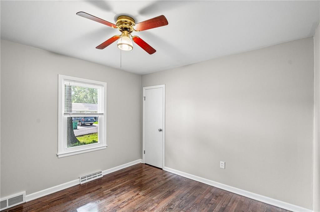 1054 S 45th Terrace — photo 11