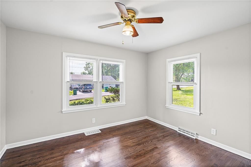 1054 S 45th Terrace — photo 15