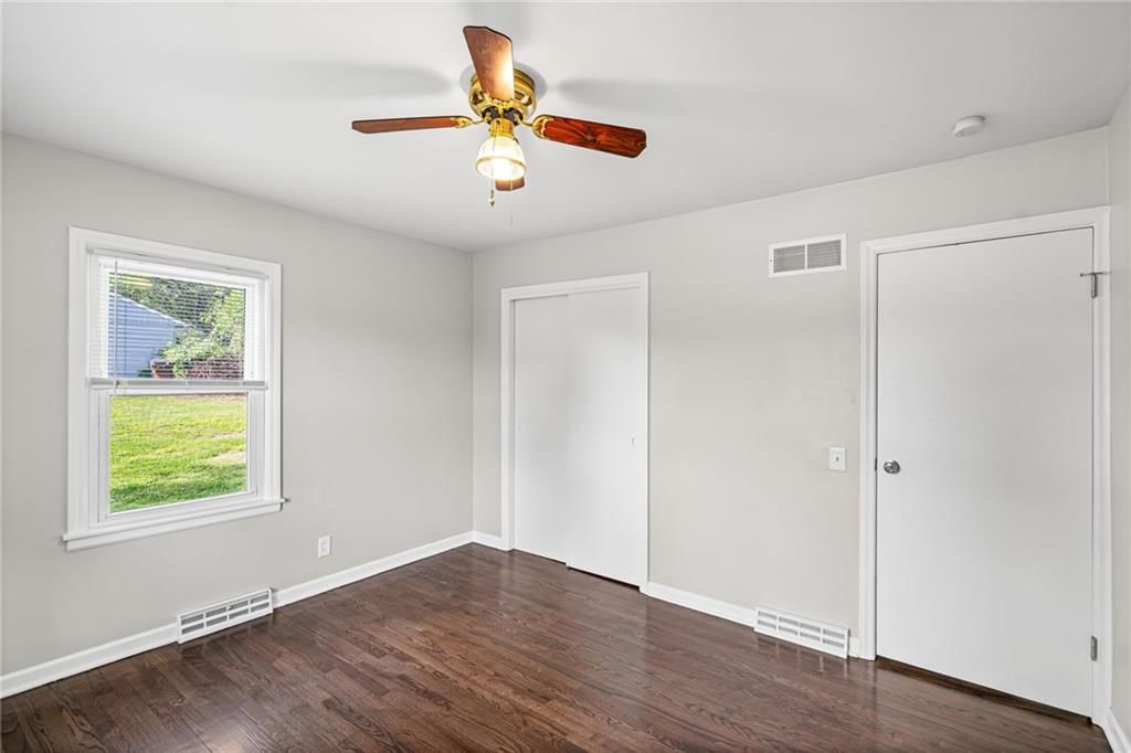1054 S 45th Terrace — photo 16