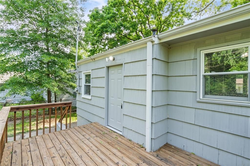 1054 S 45th Terrace — photo 30