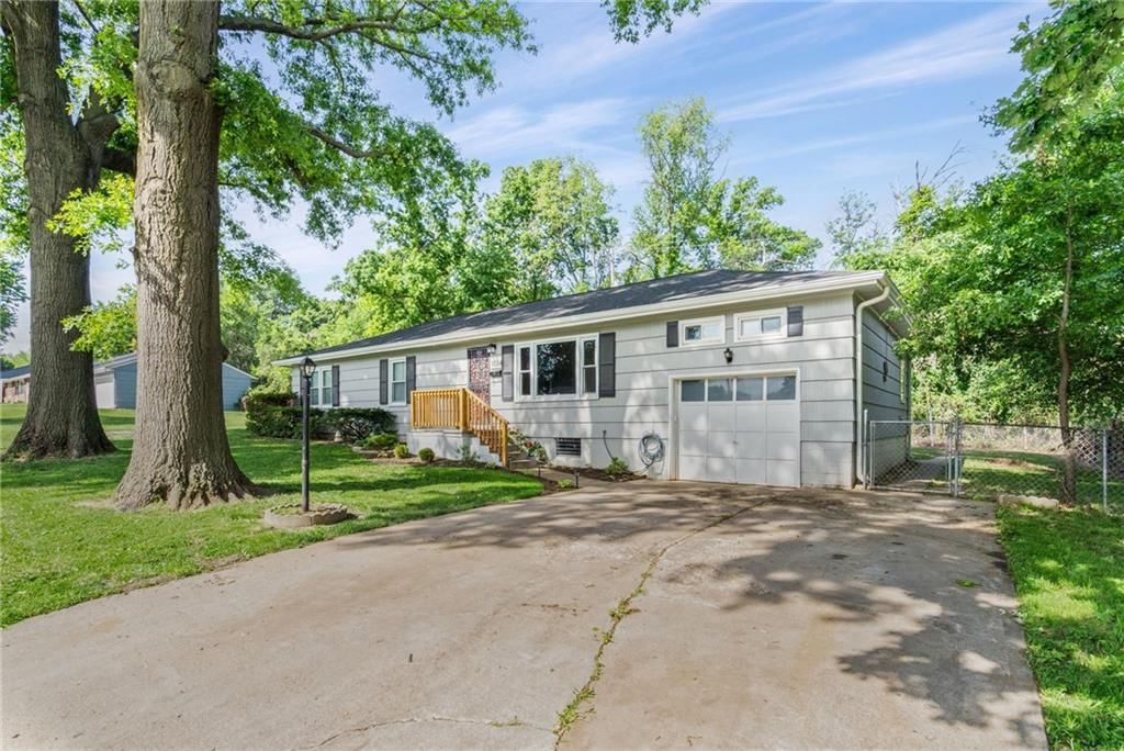 1054 S 45th Terrace — photo 36