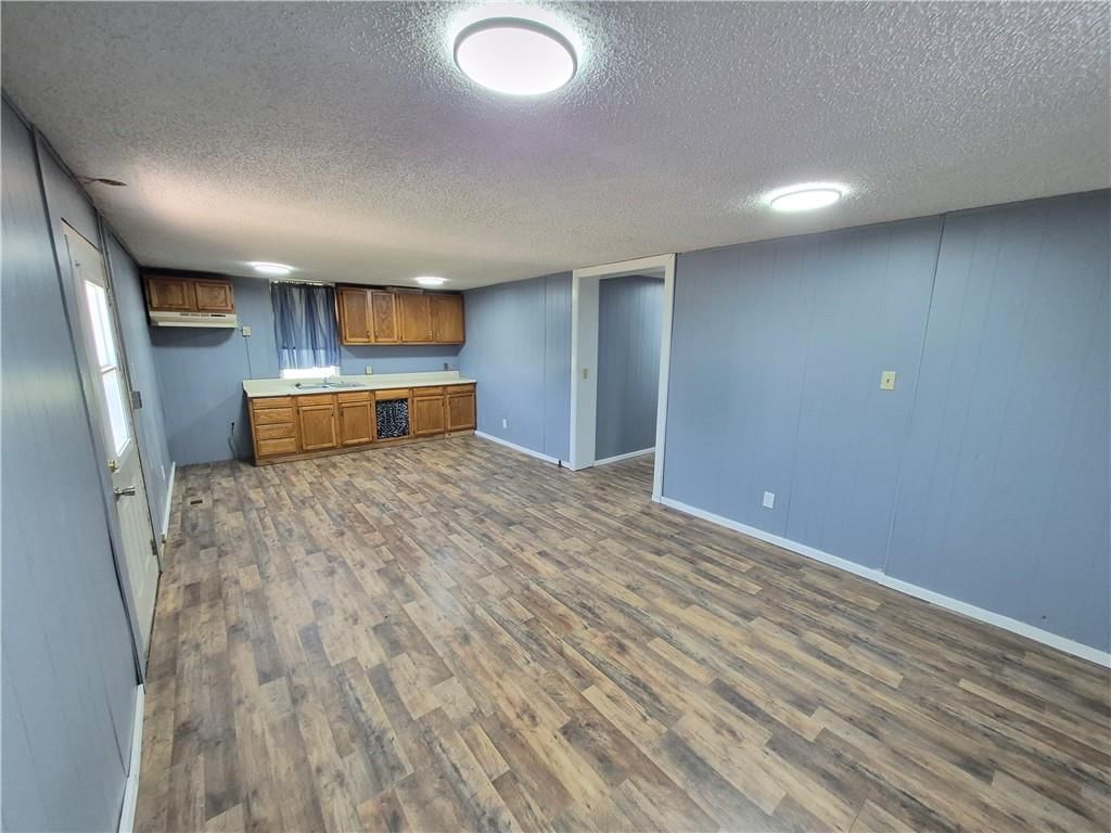 400 W 5th Street — photo 4