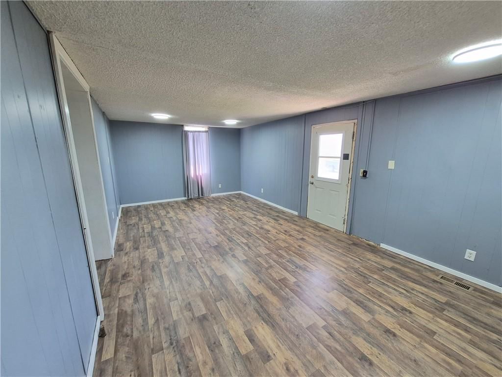 400 W 5th Street — photo 5