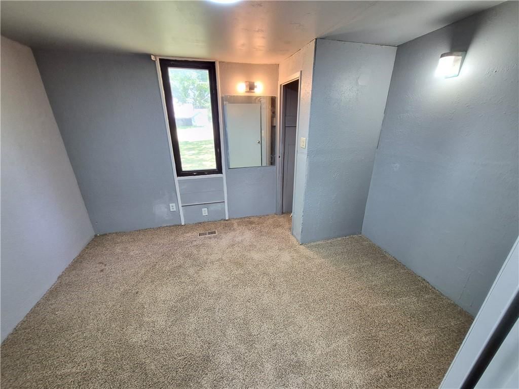 400 W 5th Street — photo 12