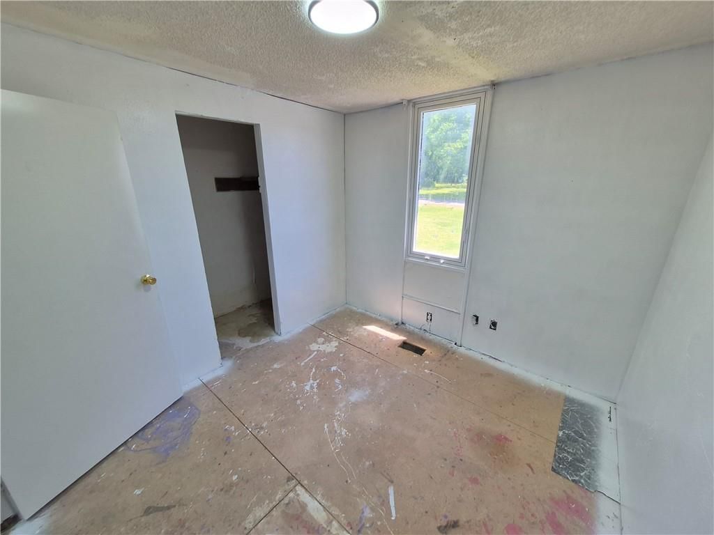 400 W 5th Street — photo 13