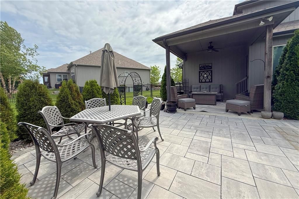 194 SW Roosevelt Ridge Drive — photo 4