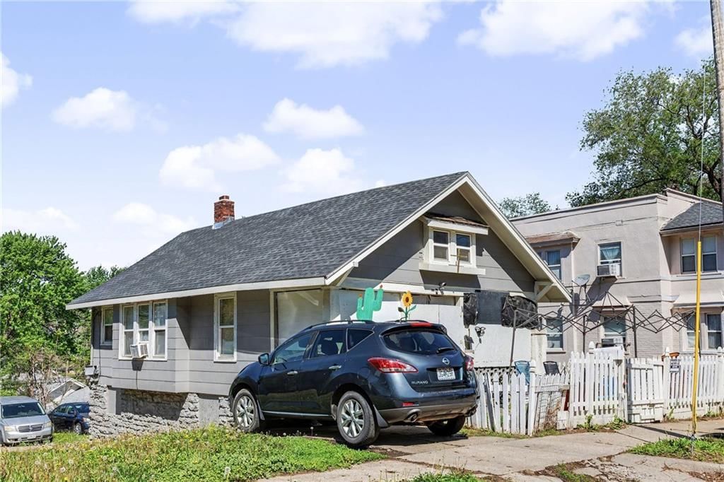 324 Bellaire Avenue — photo 2