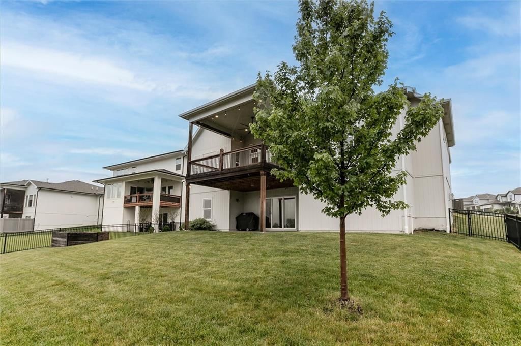 25215 W 92nd Street — photo 32