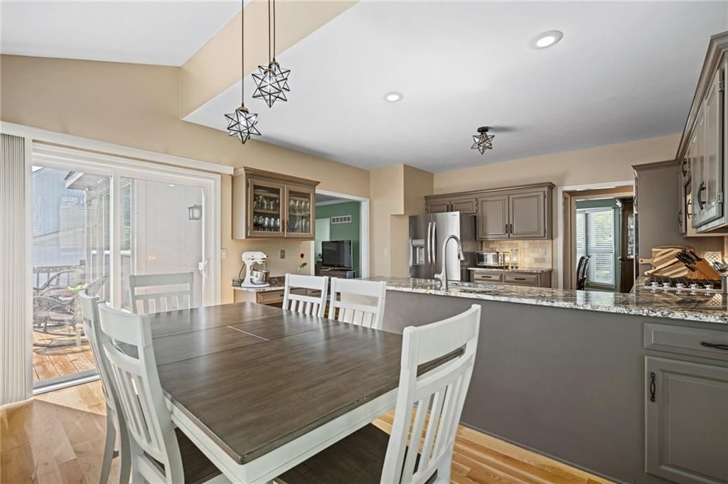 10329 Ballentine Street — photo 24