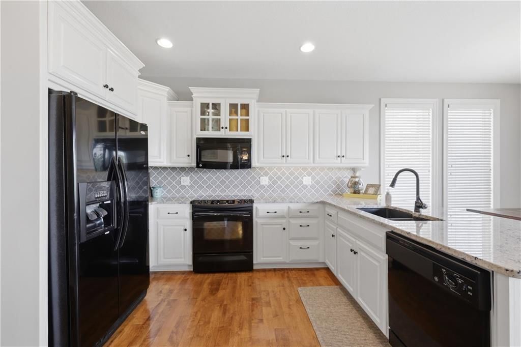 2301 NW Hedgewood Drive — photo 7