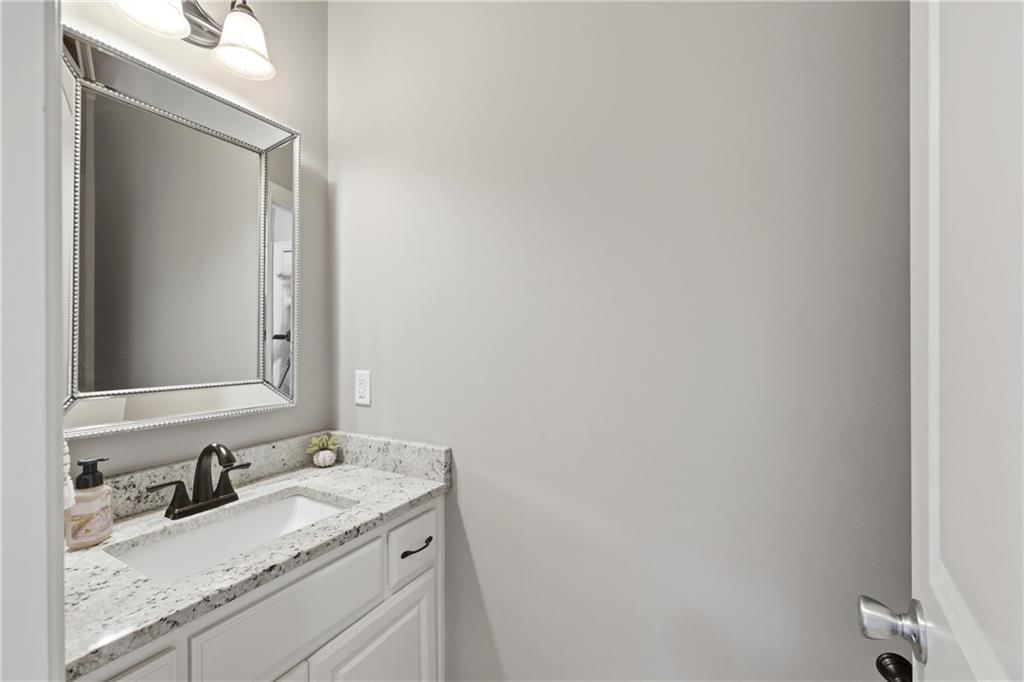 2301 NW Hedgewood Drive — photo 10