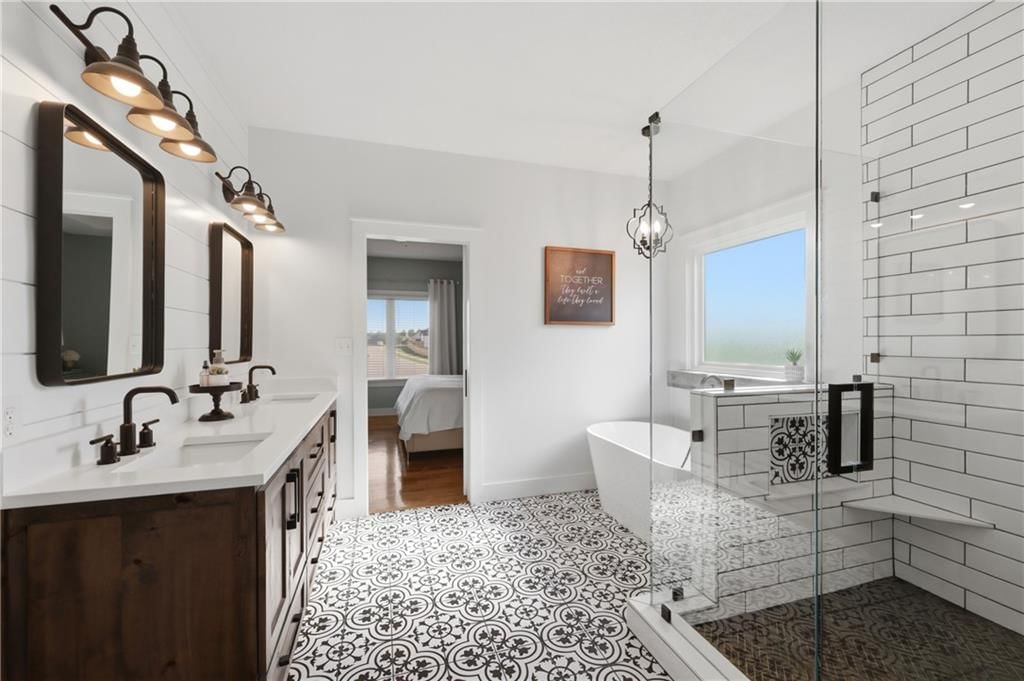 2301 NW Hedgewood Drive — photo 17