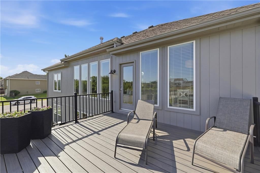 2301 NW Hedgewood Drive — photo 32