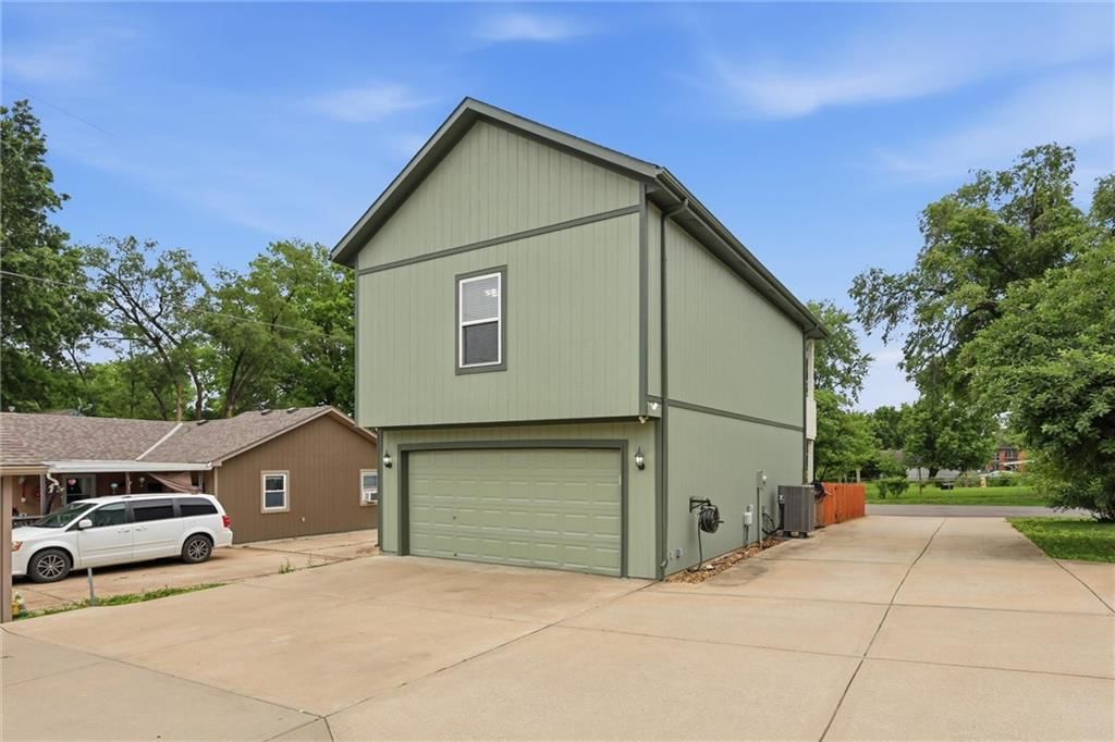1309 SW South Avenue — photo 36