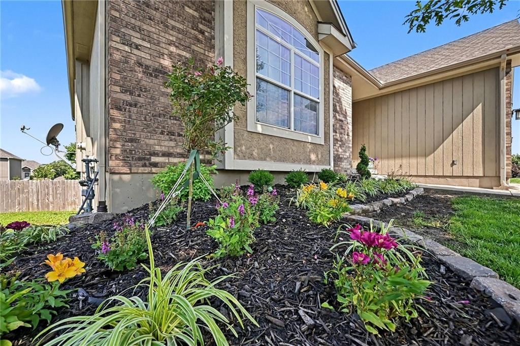 704 Crestridge Drive — photo 6