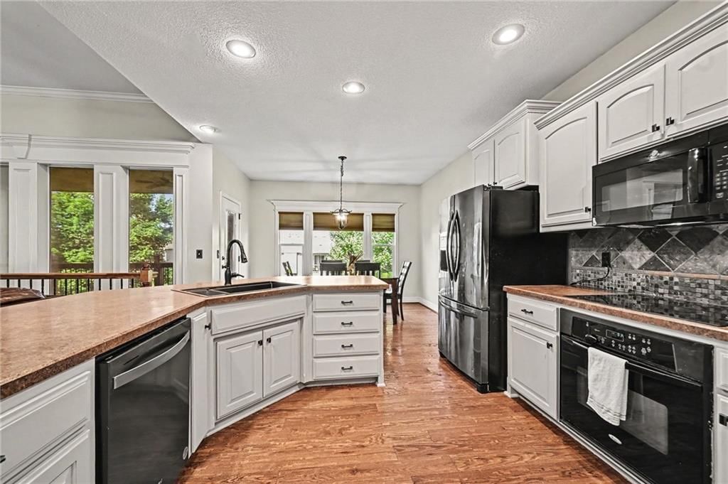 704 Crestridge Drive — photo 13