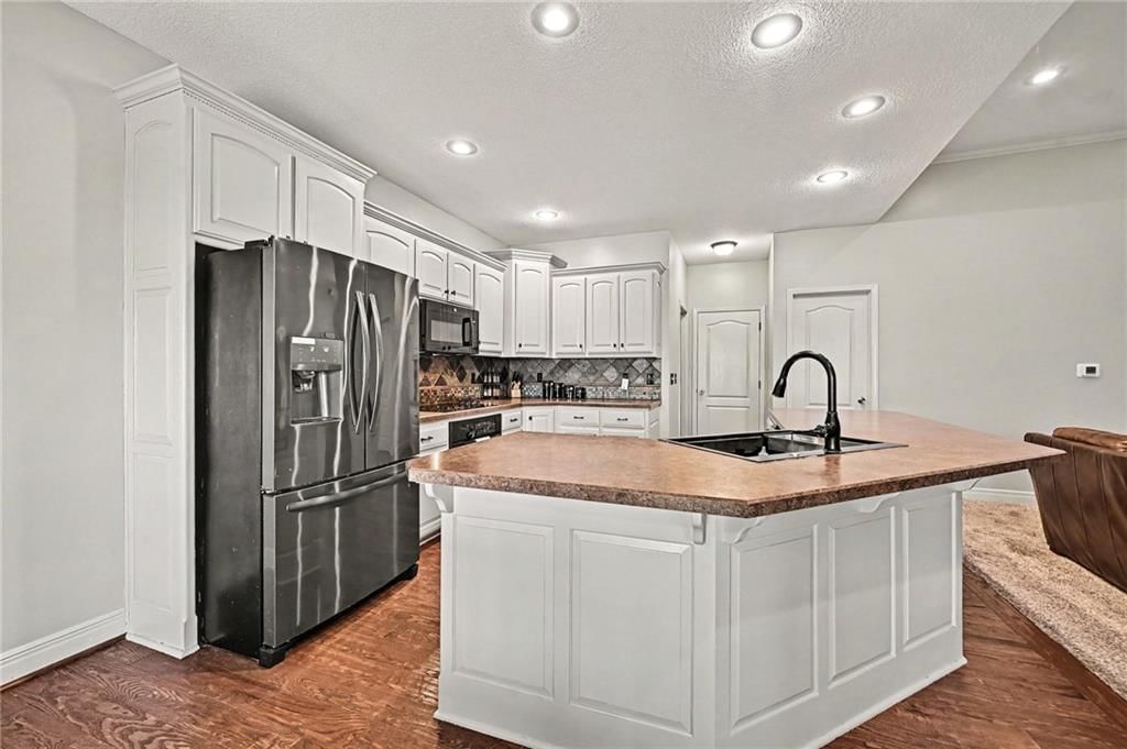 704 Crestridge Drive — photo 14
