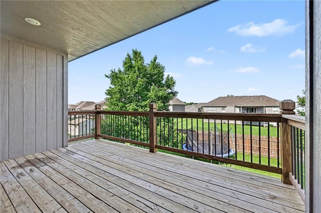 704 Crestridge Drive — photo 32