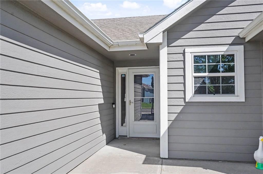 928 Bluestem Drive — photo 4