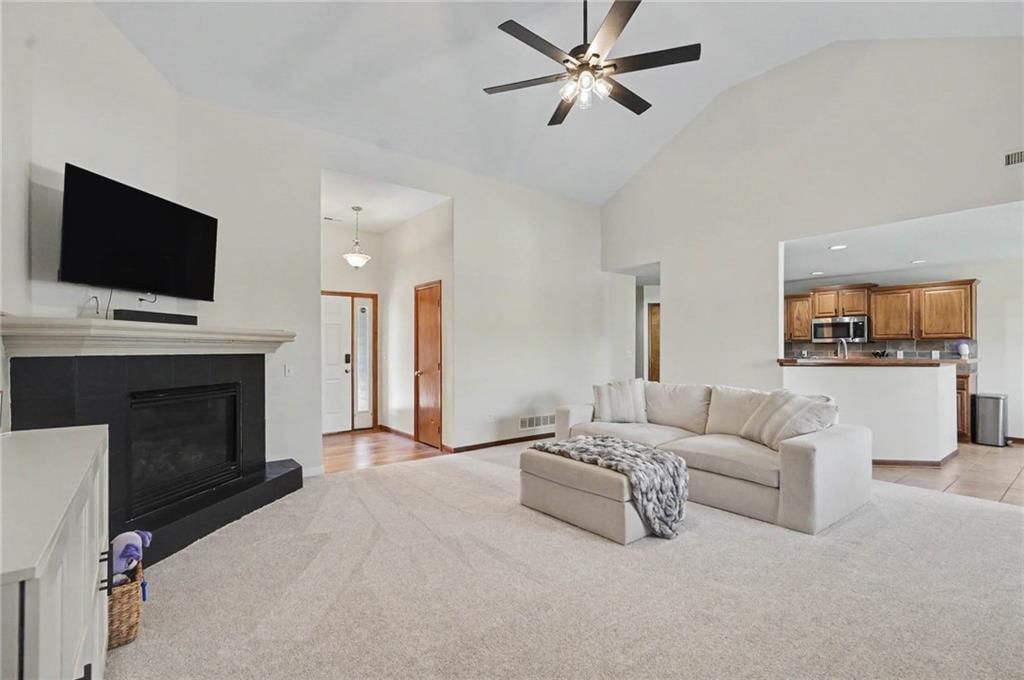 928 Bluestem Drive — photo 8