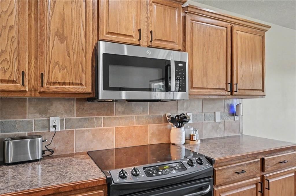 928 Bluestem Drive — photo 12