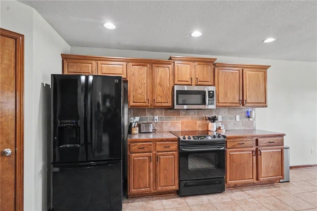 928 Bluestem Drive — photo 13