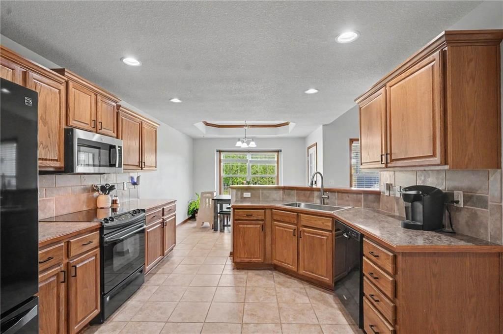 928 Bluestem Drive — photo 14