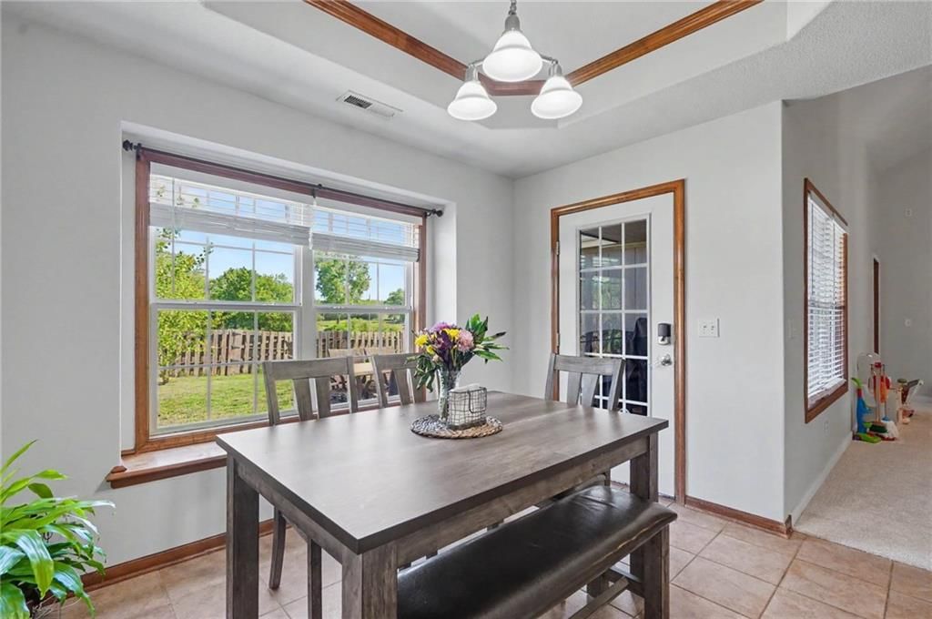 928 Bluestem Drive — photo 15