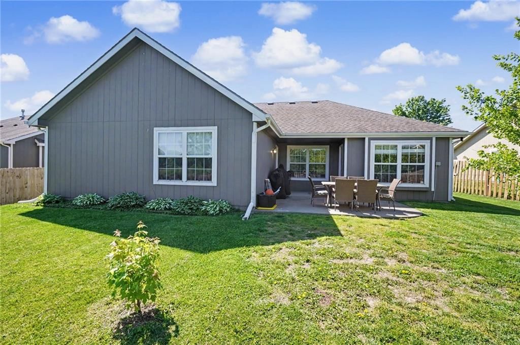 928 Bluestem Drive — photo 30