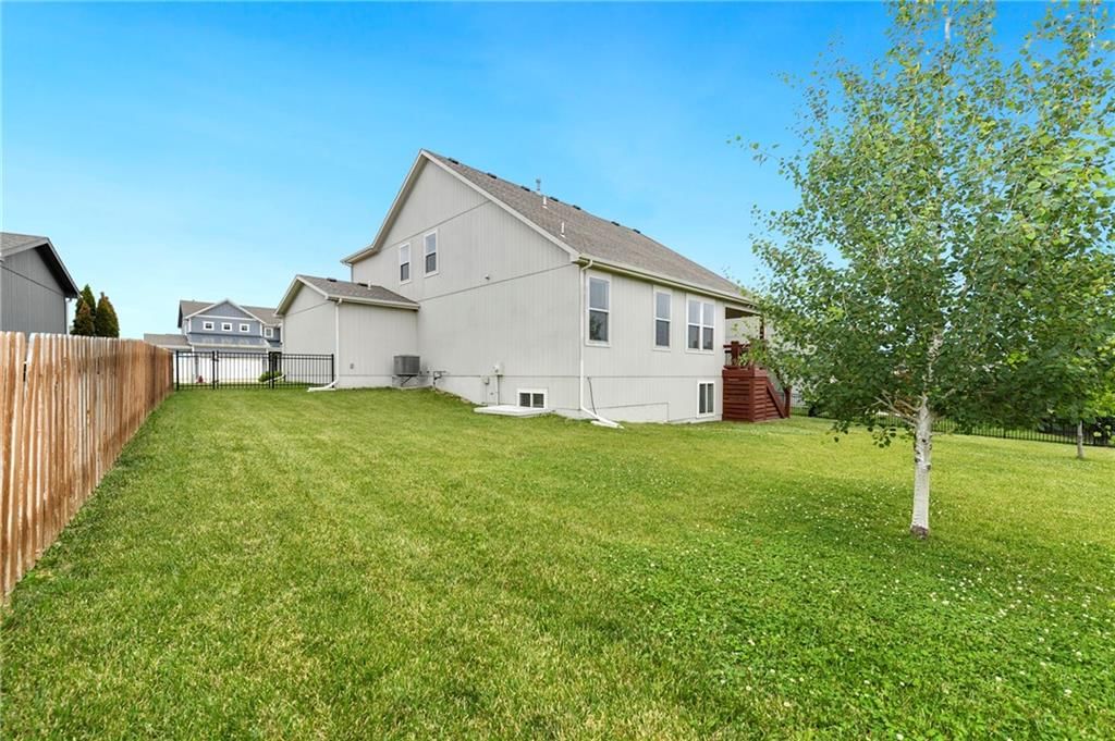124 SE Briar Valley Lane — photo 28