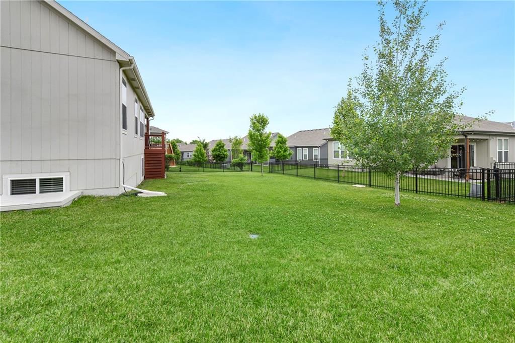 124 SE Briar Valley Lane — photo 29