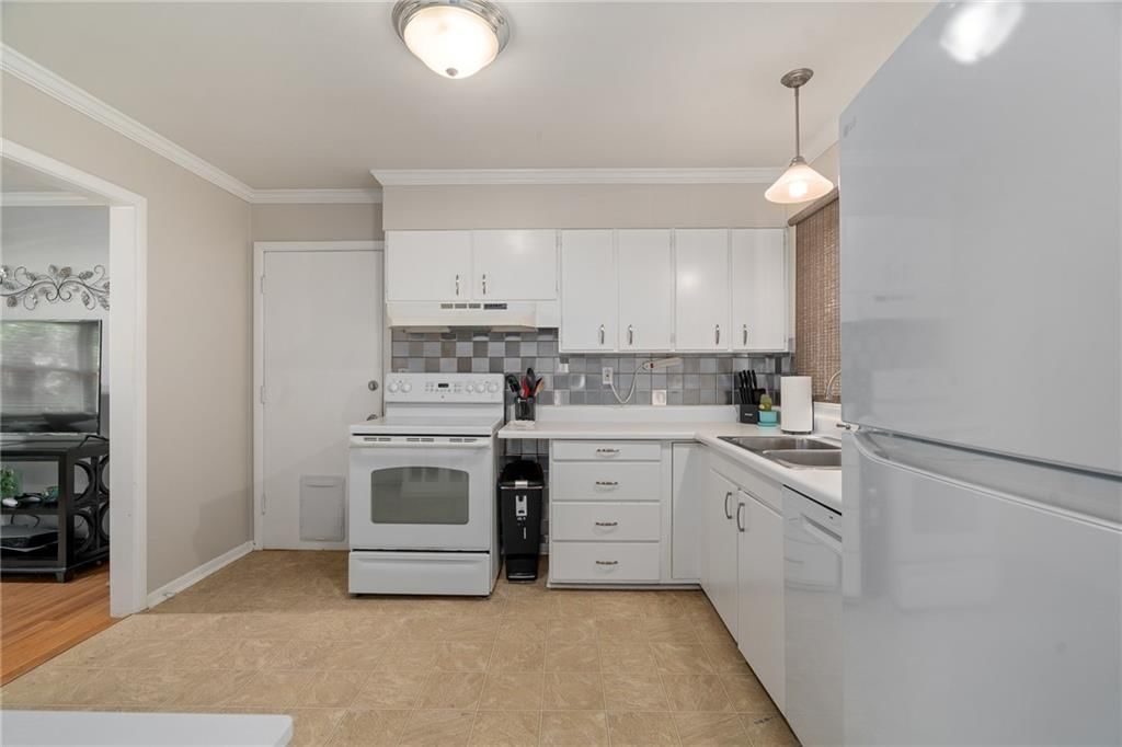 8401 W 68th Terrace — photo 12
