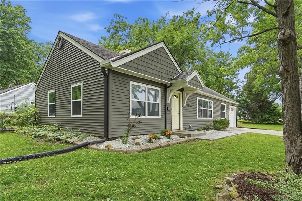 7816 Booth Drive — photo 4